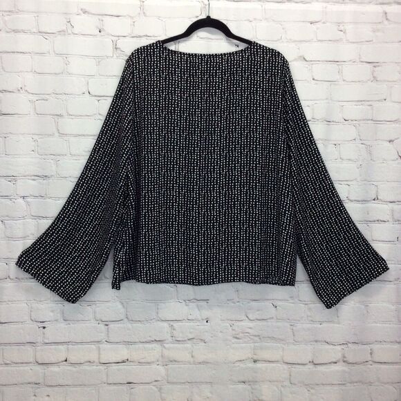 Forever 21 Women’s Size 2x Criss Cross V-neck Tunic Black/White Flared Sleeves - Picture 8 of 8